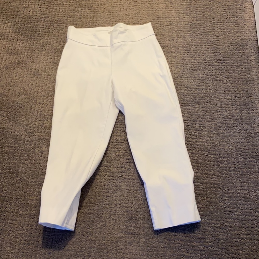 UrRebel Women’s White Cropped Pants 2